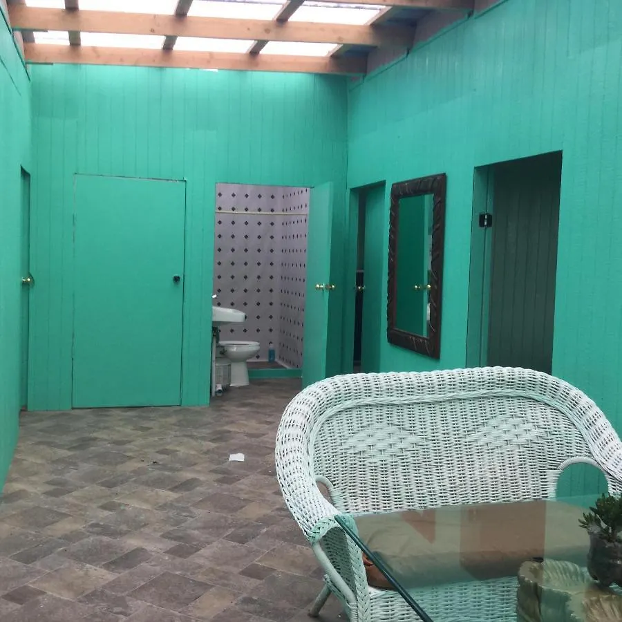 Aqua Room In Tropical Forest Between Hilo And Volcano Mountain View Guest house