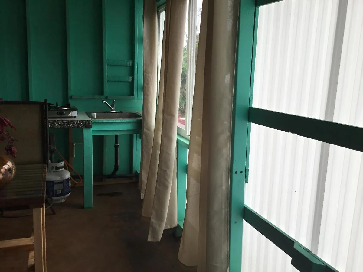 Guest house Aqua Room In Tropical Forest Between Hilo And Volcano Mountain View