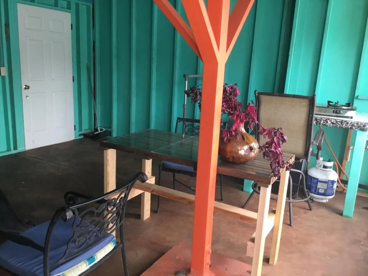 Guest house Aqua Room In Tropical Forest Between Hilo And Volcano Mountain View United States