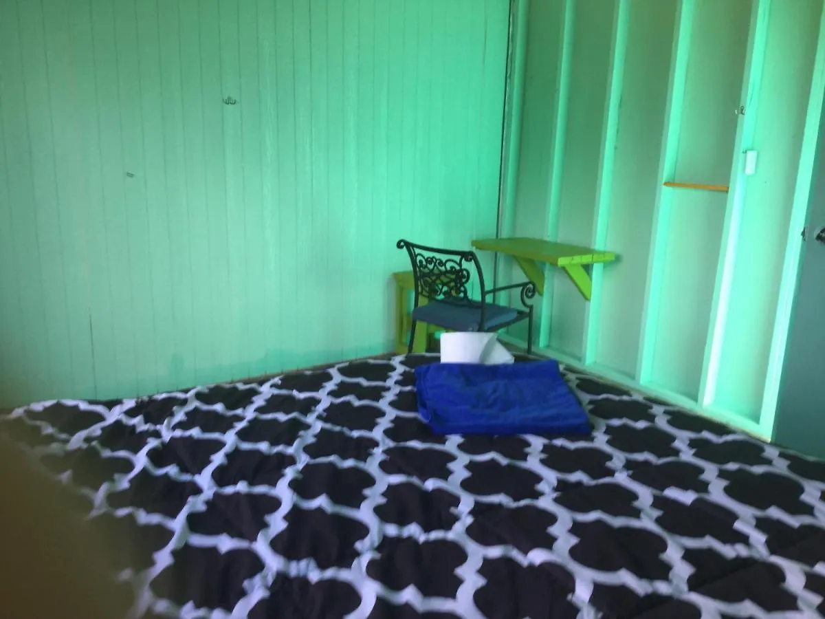 Aqua Room In Tropical Forest Between Hilo And Volcano Mountain View 0*,