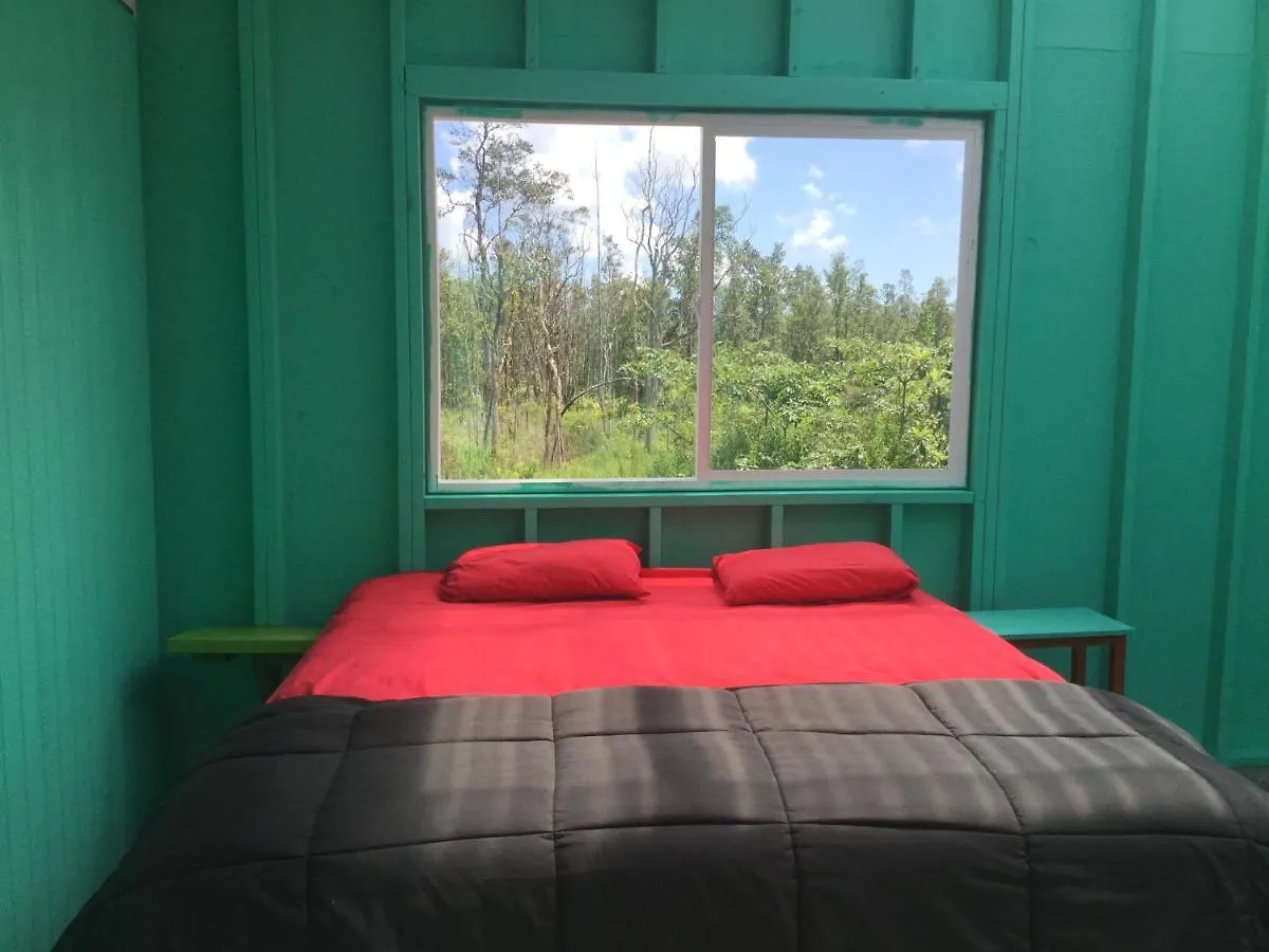 Aqua Room In Tropical Forest Between Hilo And Volcano Mountain View