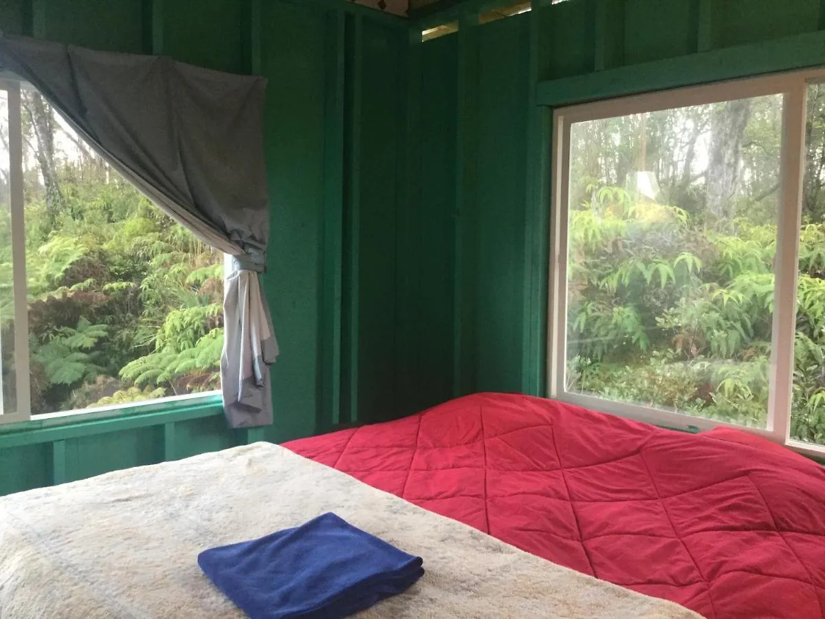 Aqua Room In Tropical Forest Between Hilo And Volcano Mountain View 0*,