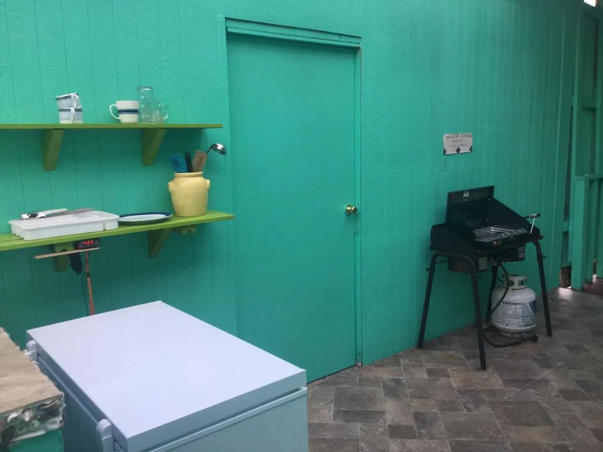 Guest house Aqua Room In Tropical Forest Between Hilo And Volcano Mountain View United States